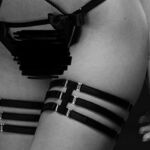 Büyük Beden 3 Sıralı Seksi Lastik Bacak Bandı –